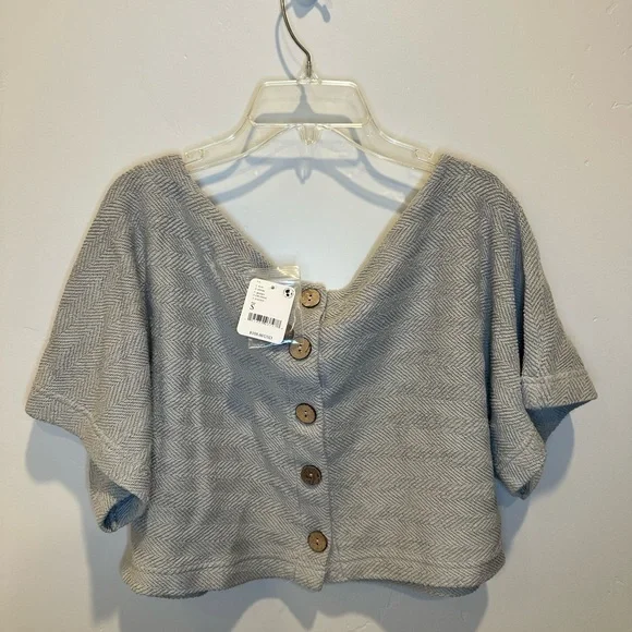 NWT Free People Gray Cropped Shirt with Button Back Size Small - Picture 2 of 5